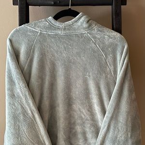 Hollister women’s teal sweatshirt